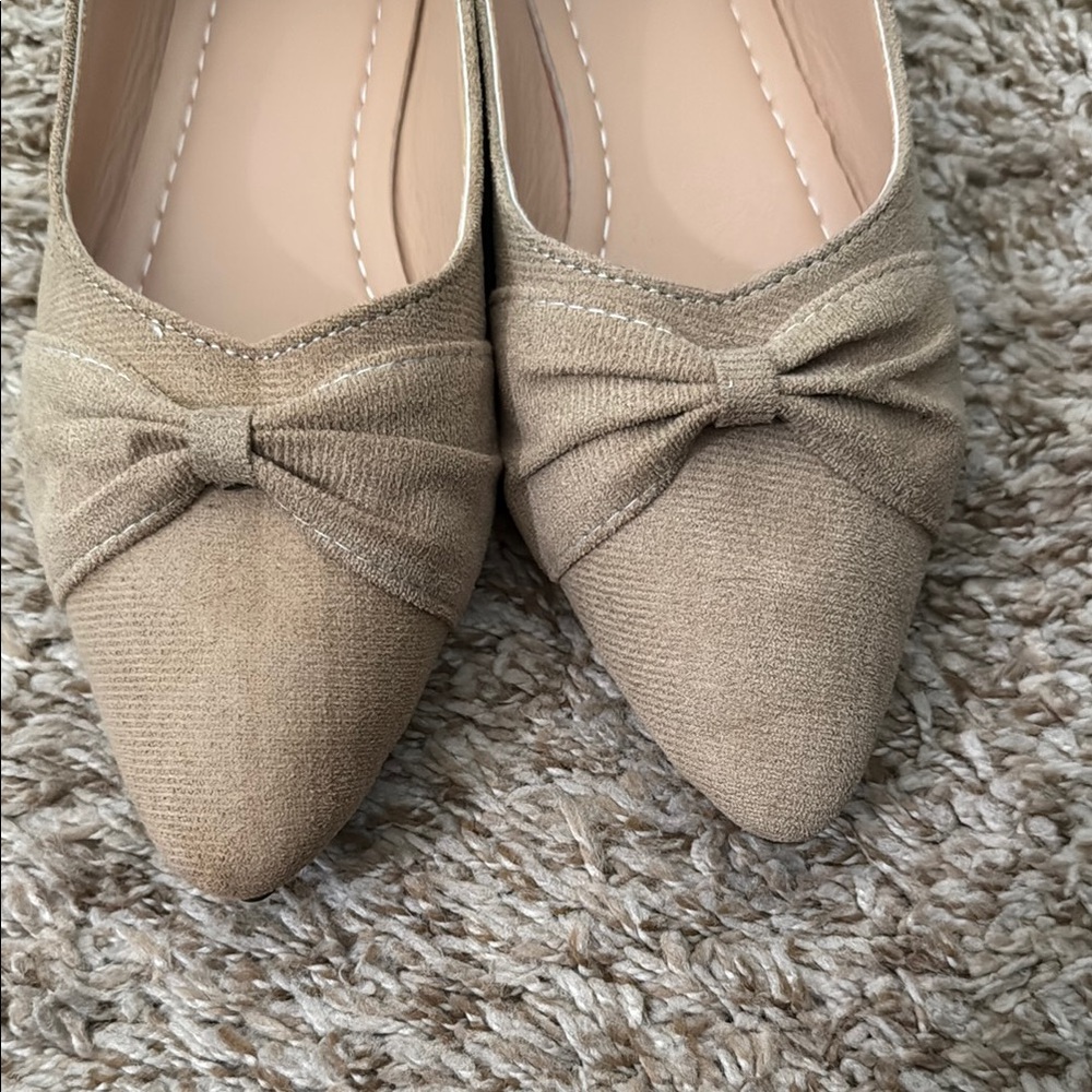 Elegant Tan Women's Flats - Picture 7 of 7